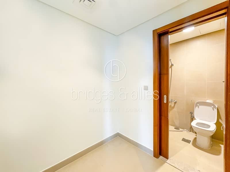 BURJ KHALIFA VIEW | BRIGHT | WELL MAINTAINED | AVL - Image 19