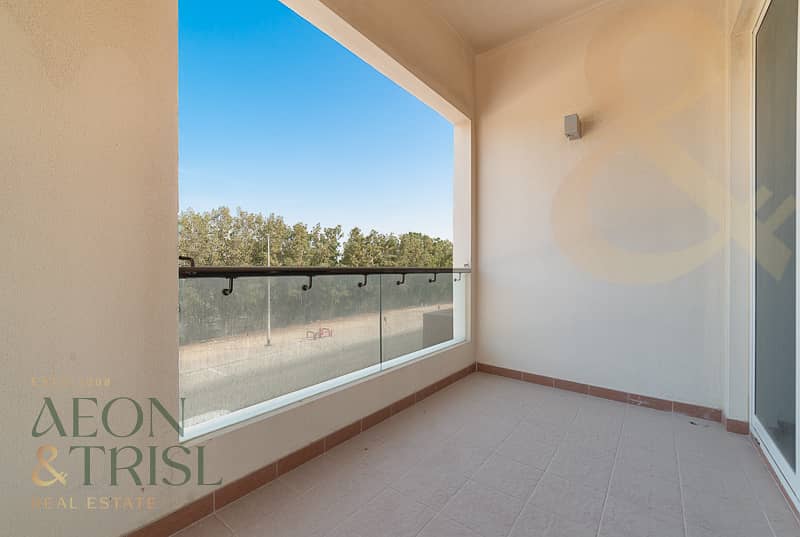 Luxury Villa | Waterfront Living | Spacious Layout - Image 19