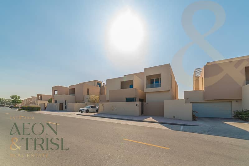 Luxury Villa | Waterfront Living | Spacious Layout - Image 31