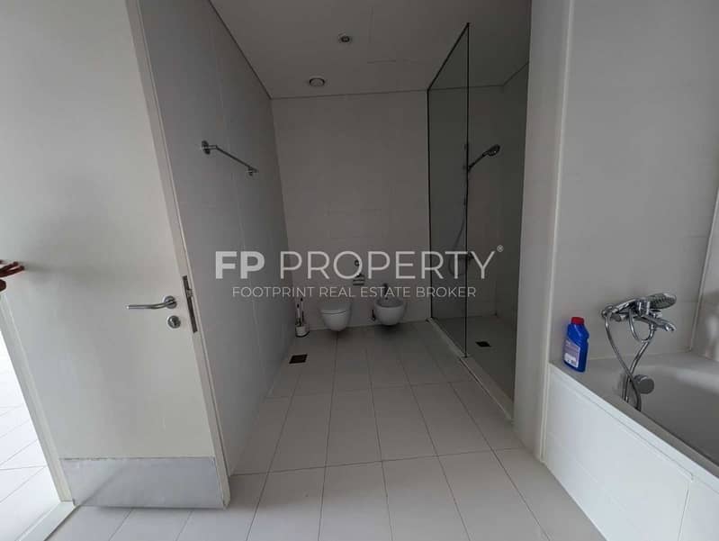 Burj View | Unfurnished | Huge Size - Image 10