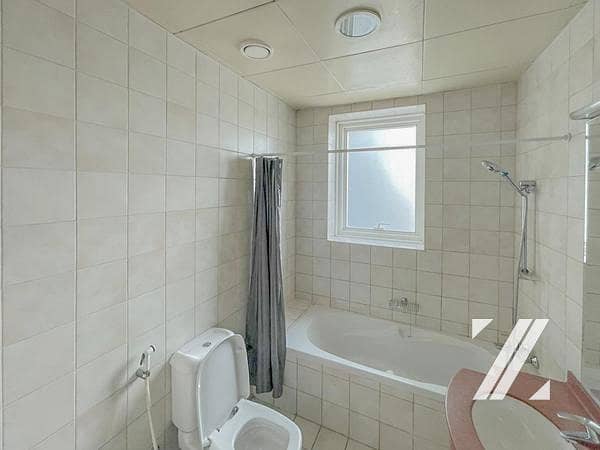 Relaxing Lake View | Spacious 2BR | Great Location - Image 8