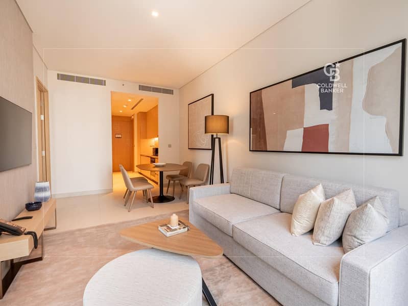 Modern Furnished 1BR | Downtown Living | Vacant