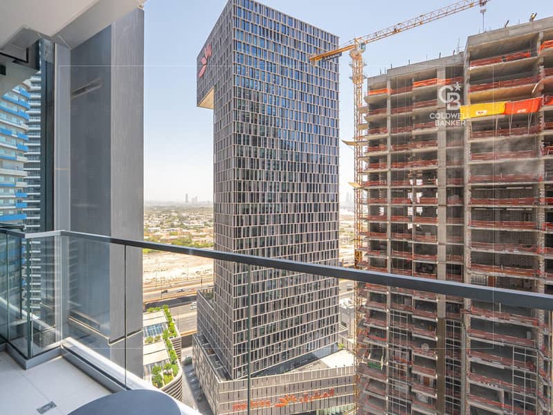 Modern Furnished 1BR | Downtown Living | Vacant - Image 9