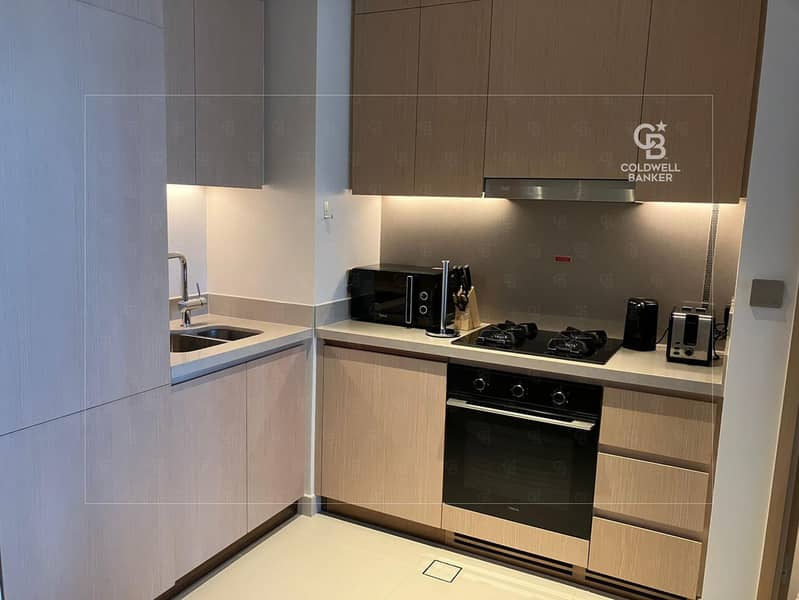 Modern Furnished 1BR | Downtown Living | Vacant - Image 11