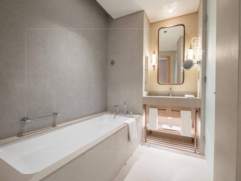 Modern Furnished 1BR | Downtown Living | Vacant - Image 13