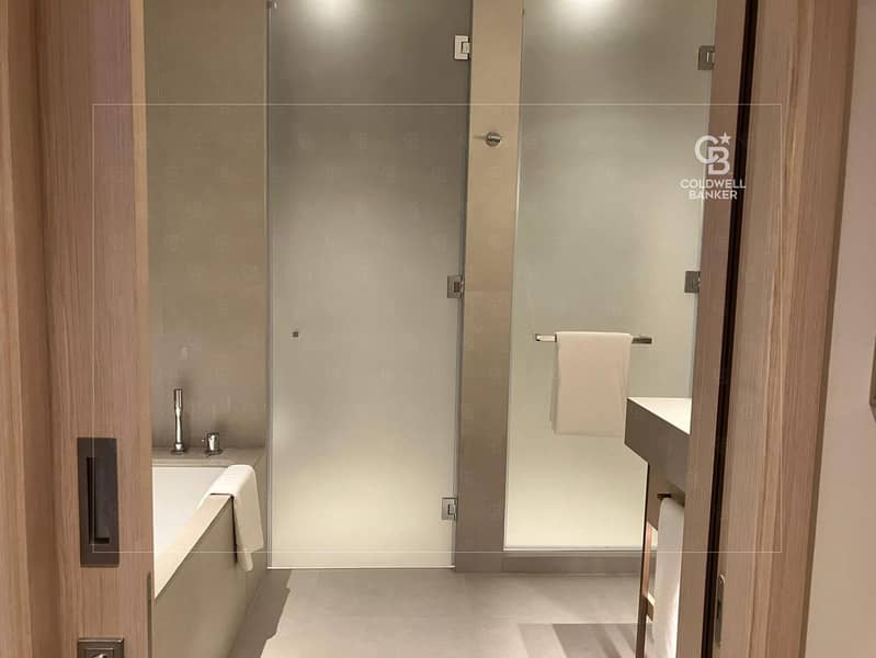 Modern Furnished 1BR | Downtown Living | Vacant - Image 15