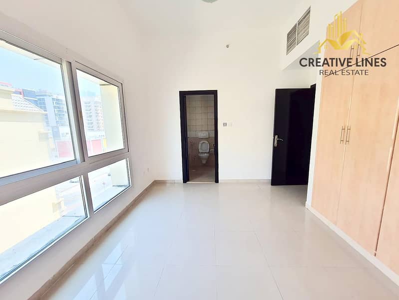 Spacious 2BHK Apartment with All Amenities And Facilities Near Pond Park