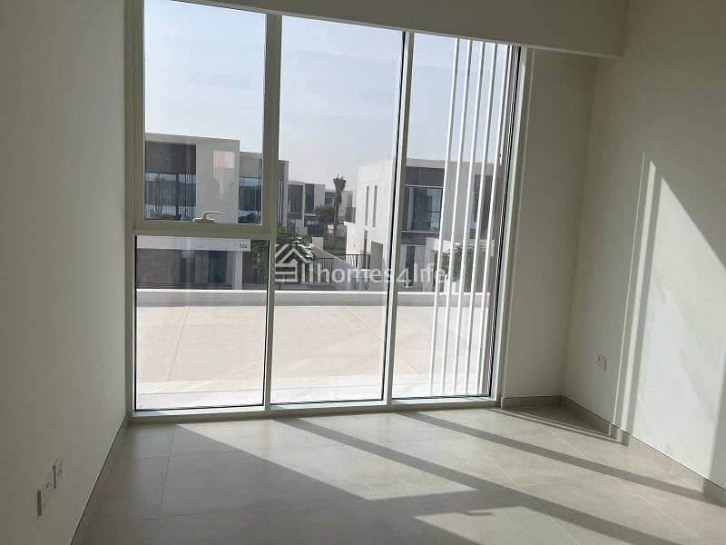 Close to Golden Beach & Amenities |Mortgage Ready