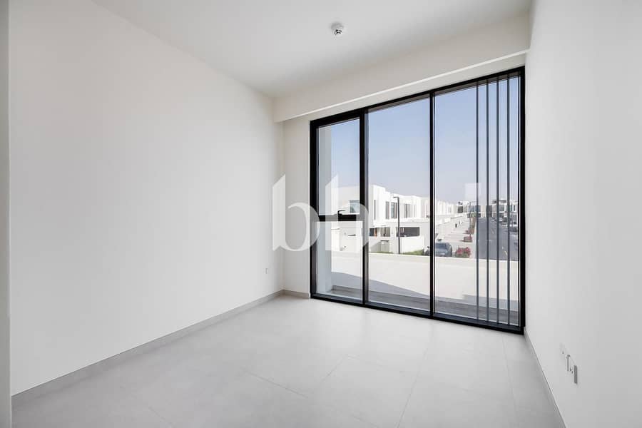 Corner Unit | Rented | Single Row