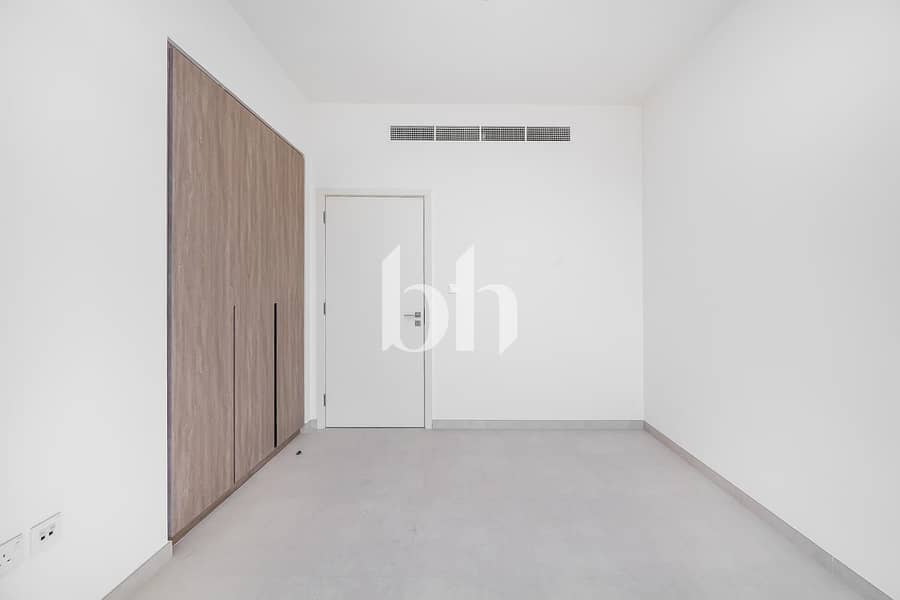 Corner Unit | Rented | Single Row - Image 7