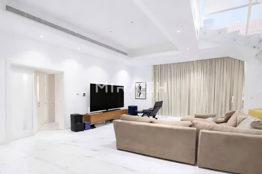 Spacious Independent Villa in a Prime Location