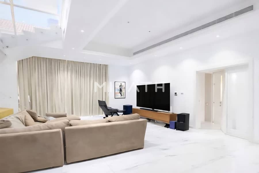 Spacious Independent Villa in a Prime Location