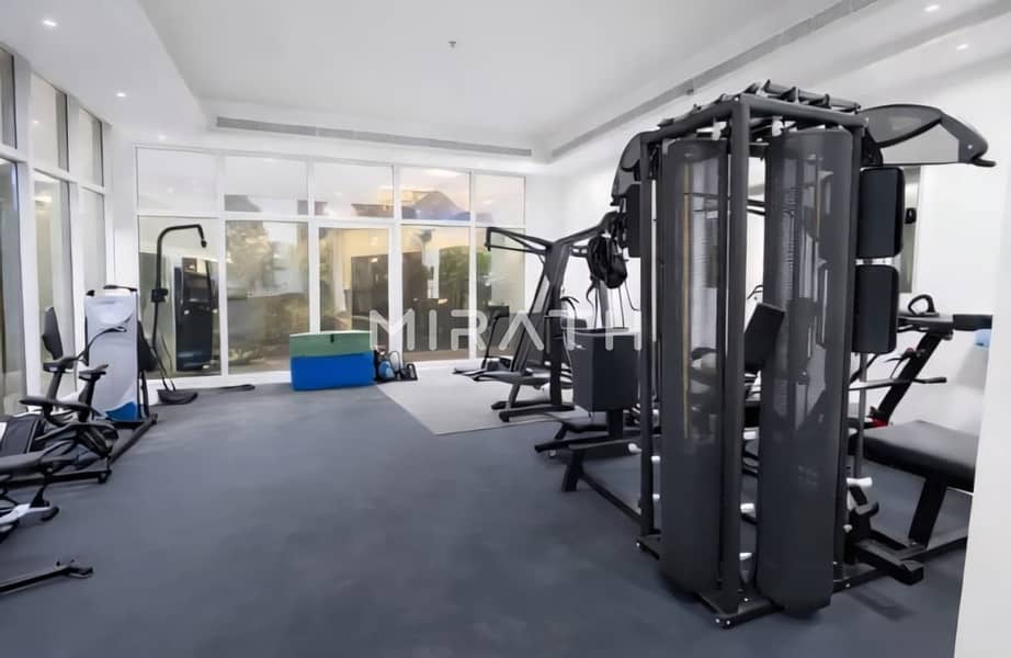 Spacious Independent Villa in a Prime Location - Image 8