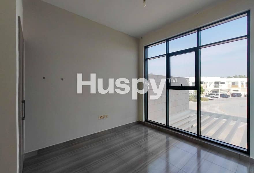 Vacant | Corner Unit | Park Backing