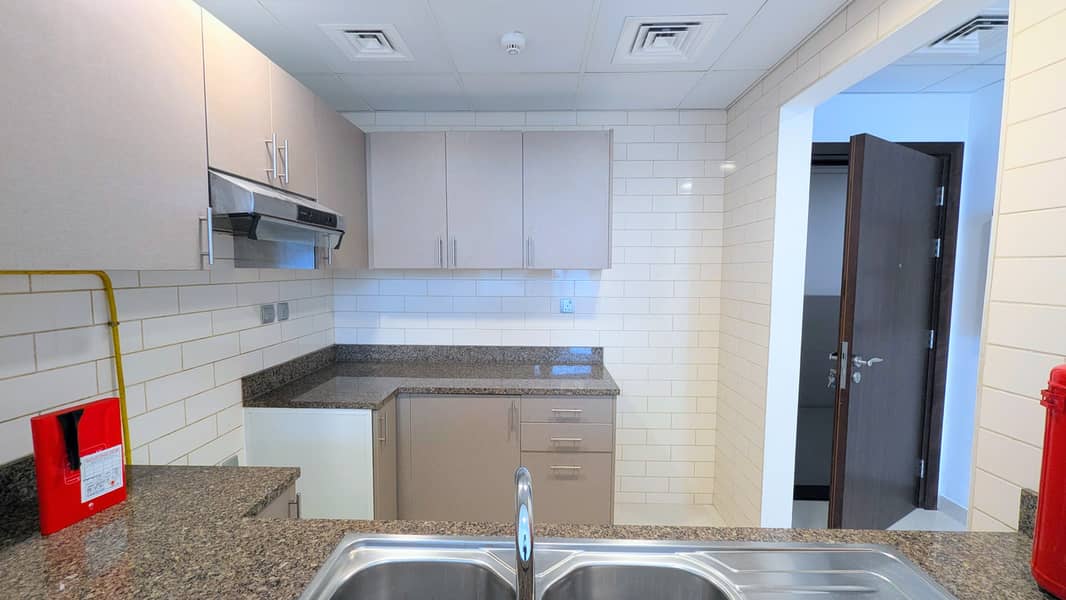 1 BHK |•| CLOSE TO METRO |•| READY TO MOVE |•| NEW BUILDING - Image 9