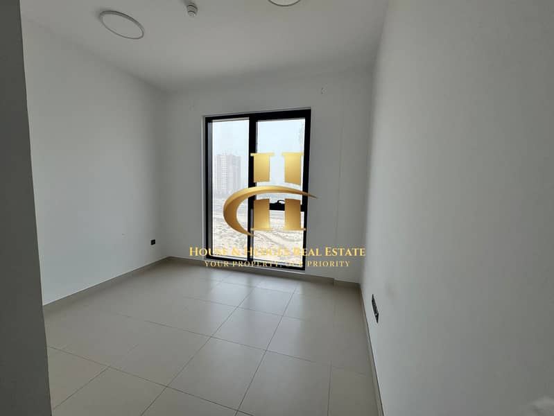 Prime Location | Spacious Layout | Book Now - Image 12