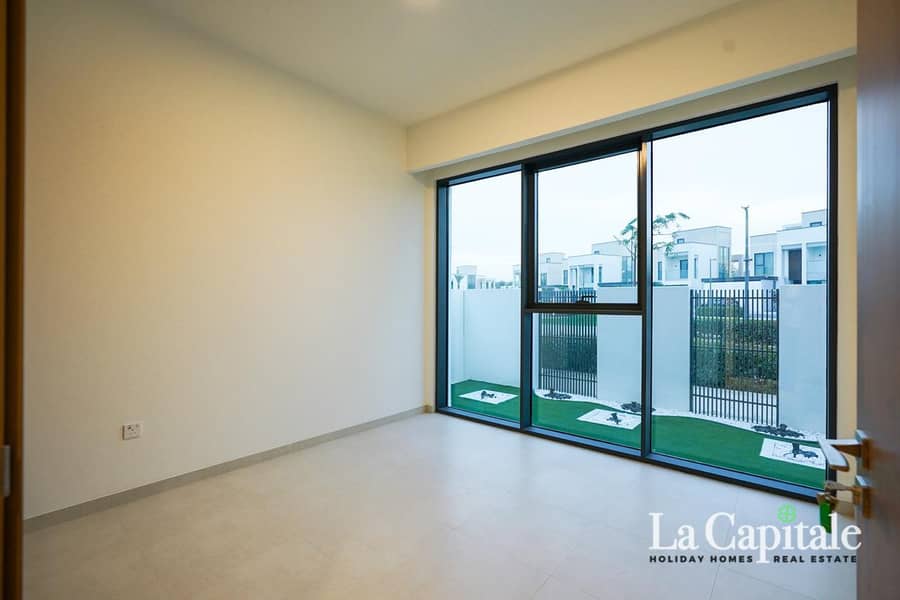 Luxury | Single Row | Brand New | Ready to Move