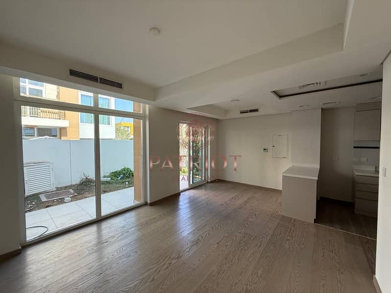 Presenting Unique 3BH || Corner Unit || Crystal Interior || Back to Back || Peaceful Environment || Luxurious || Roof Top ||