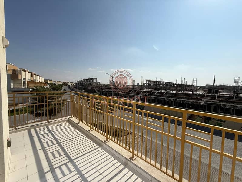 Presenting Unique 3BH || Corner Unit || Crystal Interior || Back to Back || Peaceful Environment || Luxurious || Roof Top ||