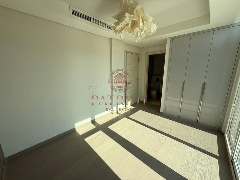 Presenting Unique 3BH || Corner Unit || Crystal Interior || Back to Back || Peaceful Environment || Luxurious || Roof Top || - Image 8