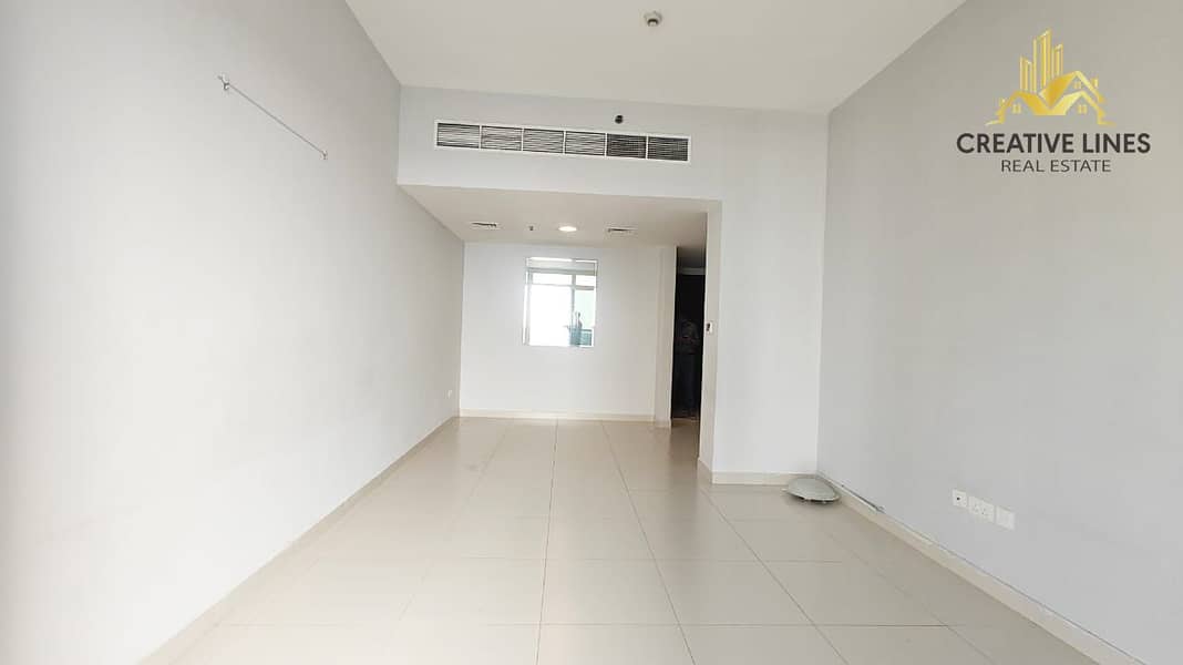 SPACIOUS 2BHK APARTMENT//CLOSE KITCHEN//PRIME LOCATION//READY TO MOVE IN
