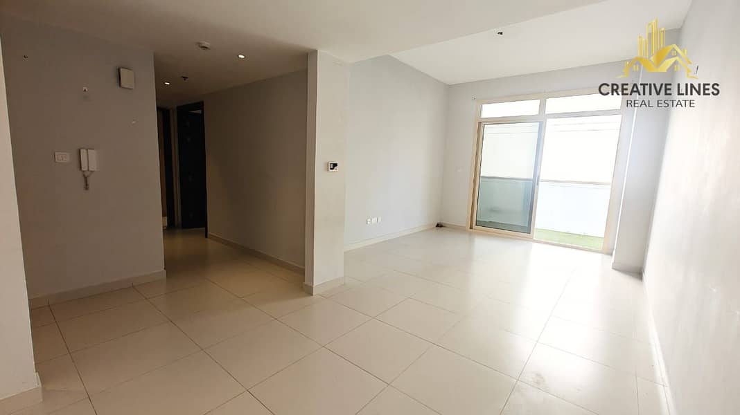 SPACIOUS 2BHK APARTMENT//CLOSE KITCHEN//PRIME LOCATION//READY TO MOVE IN
