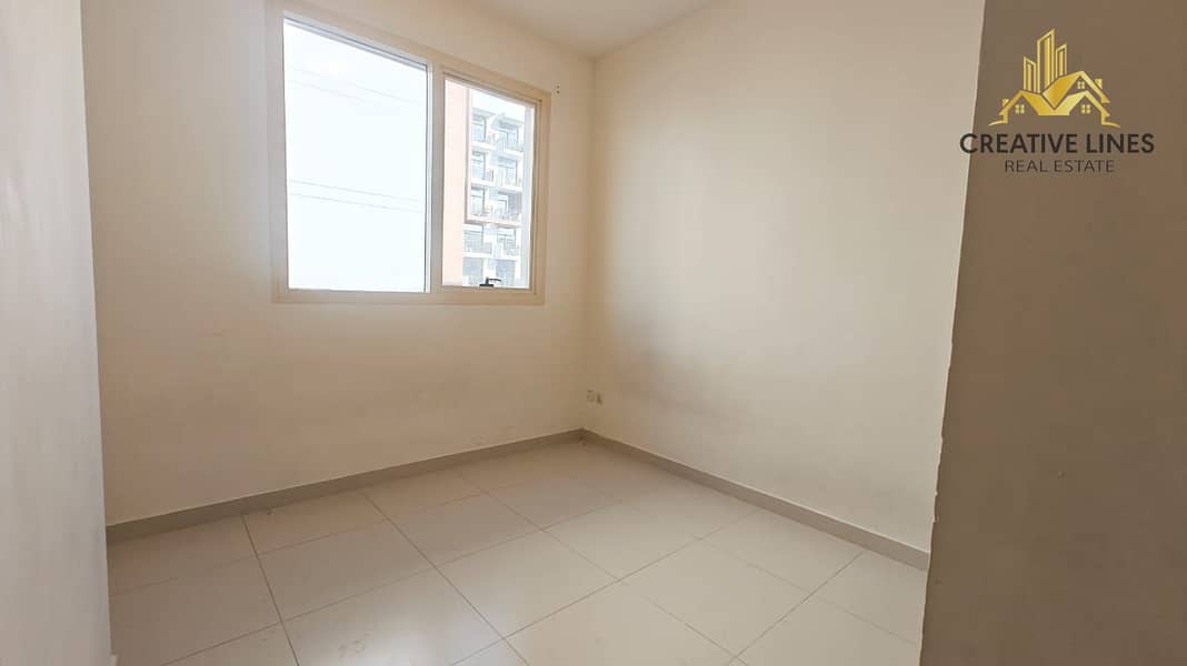 SPACIOUS 2BHK APARTMENT//CLOSE KITCHEN//PRIME LOCATION//READY TO MOVE IN