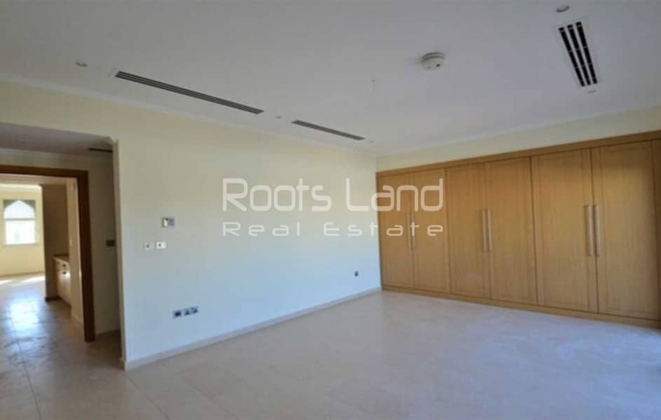 Steps to The Park | Regional Large Private Pool - Image 8