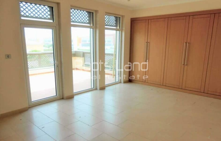 Steps to The Park | Regional Large Private Pool - Image 9