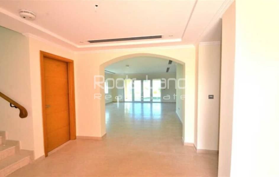 Steps to The Park | Regional Large Private Pool - Image 10