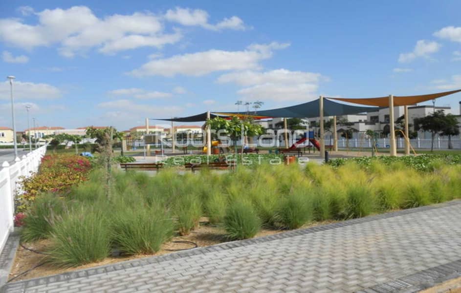 Steps to The Park | Regional Large Private Pool - Image 14