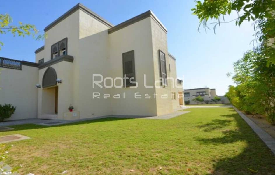 Steps to The Park | Regional Large Private Pool - Image 18