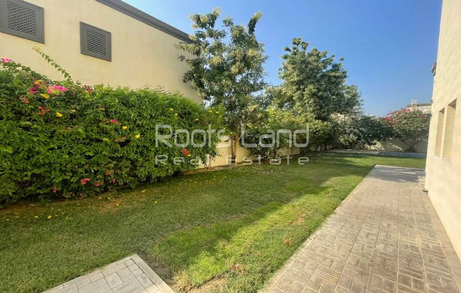 Steps to The Park | Regional Large Private Pool - Image 22