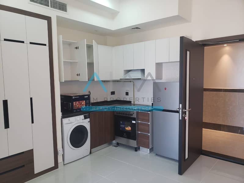 inside view 408.06 Studio | Prime Location | Great Investment Opportunity - Image 8