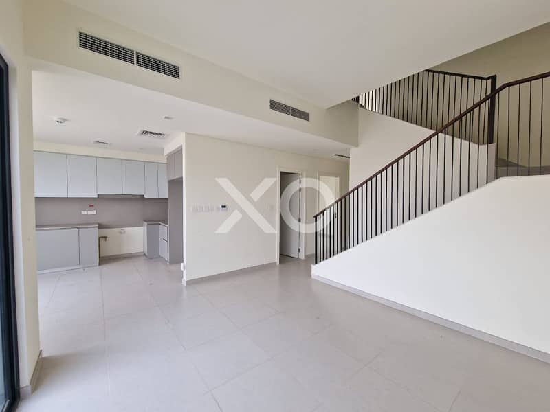 Huge Plot | Vacant | Single Row | Corner