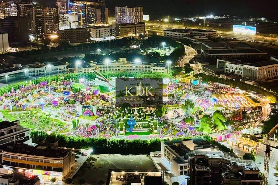 Pool View | Fitted Kitchen | Exclusive - Image 10