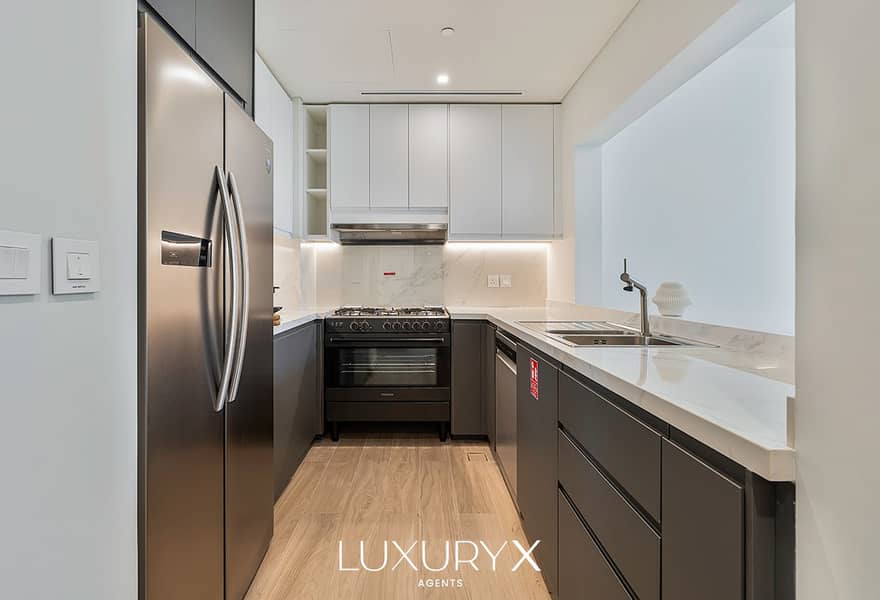 Resort Style Living | Golf View | Spacious Layout - Image 10