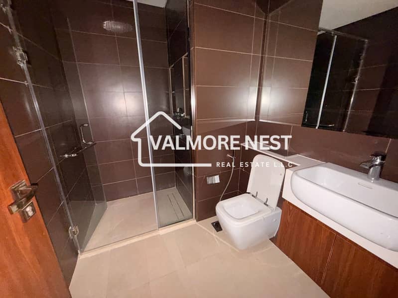 Spacious I Prime location I Affordable rent - Image 11