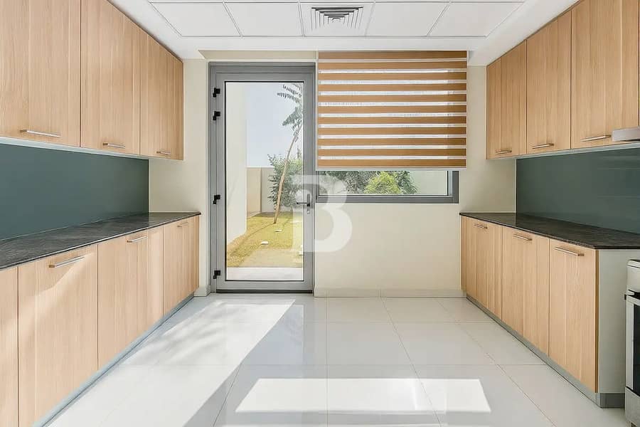 Well Maintained | Landscaped Garden | Spacious - Image 7