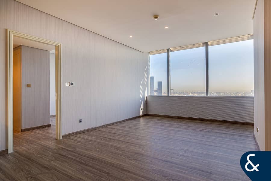 1 Bed | Upgraded | High Floor | Vacant