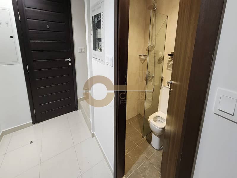 Modern 4BR Corner Townhouse | Single Row