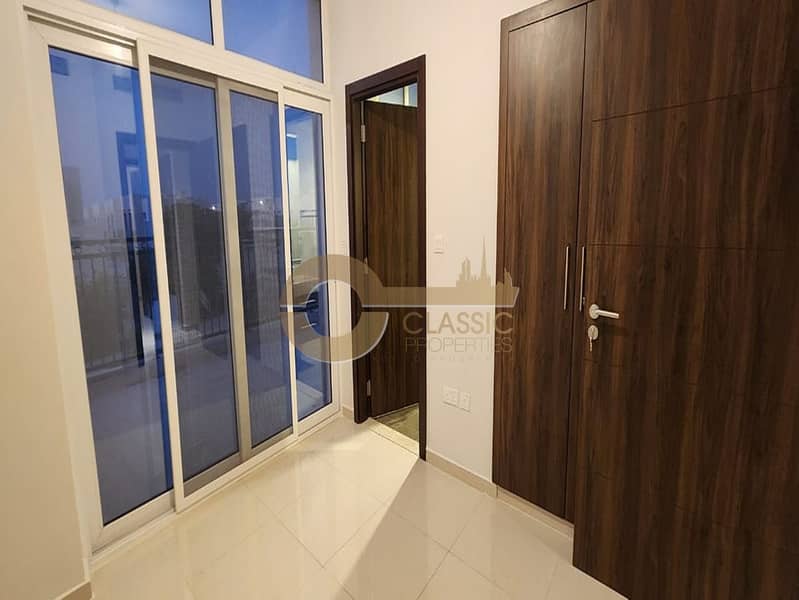 Modern 4BR Corner Townhouse | Single Row - Image 6