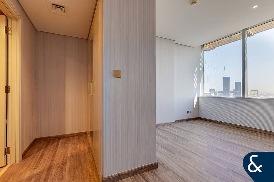 1 Bed | Upgraded | High Floor | Vacant