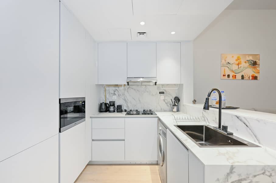 Fully Furnished | Flexible Stay |Multiple Payments - Image 7