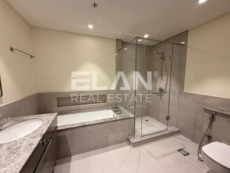 Iconic Views | Bright & Spacious | 3BR + Maid - Image 10