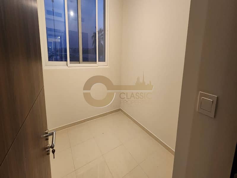 Modern 4BR Corner Townhouse | Single Row - Image 10