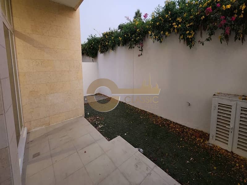 Modern 4BR Corner Townhouse | Single Row - Image 13