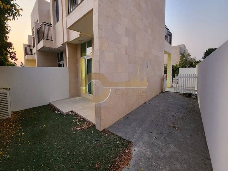 Modern 4BR Corner Townhouse | Single Row - Image 17