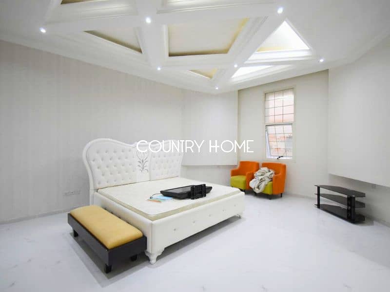 Massive 5BR Villa | Private Garden | Prime Location | Vastu Compliant - Image 13