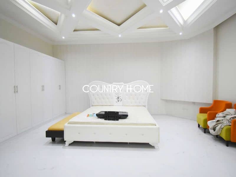 Massive 5BR Villa | Private Garden | Prime Location | Vastu Compliant - Image 14